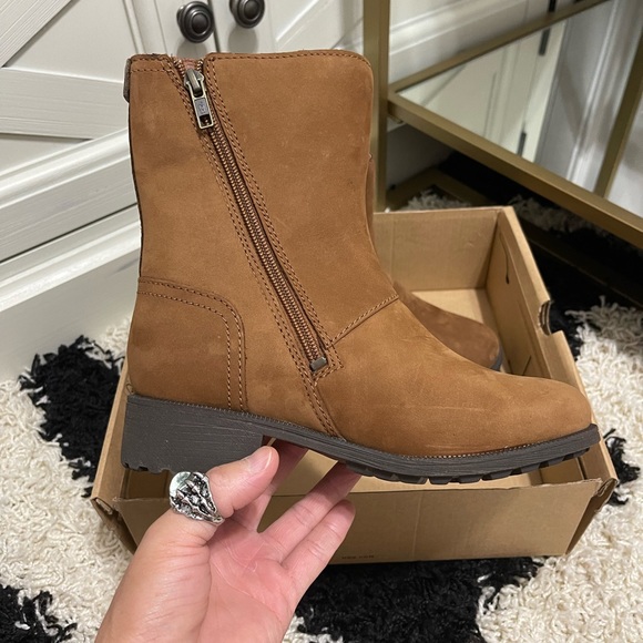 NIB Women’s Size 5 ( European Size 36) UGG W Niels III Combat Boots In Chestnut - Picture 5 of 13